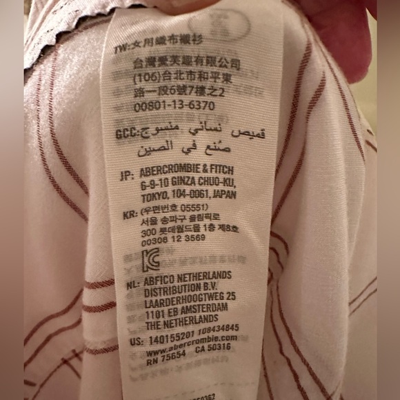 EUC Abercrombie & Fitch Super Soft “BoyFriend” Style Blouse. Size Medium - Picture 11 of 13